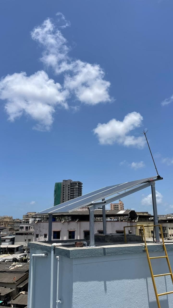 Rooftop solar system setup